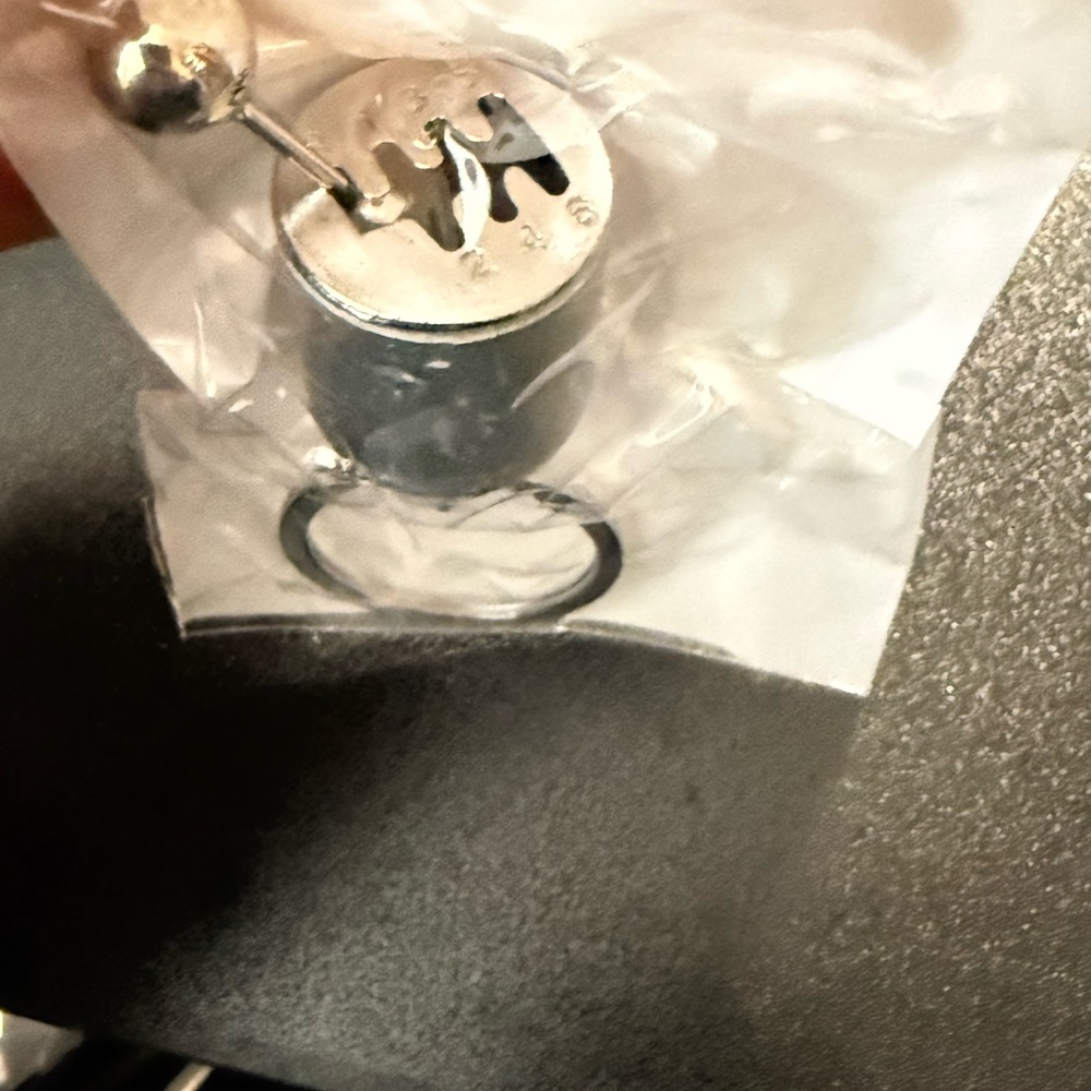 Silver Shifter Keychain - Picture 3 of 3